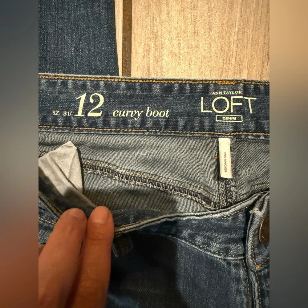 LOFT Women’s Curvy Boot Jeans 12 - Picture 2 of 4